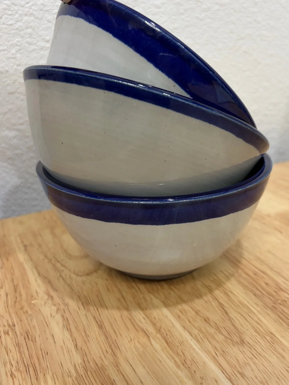 VTG Japanese Studio Pottery Bowls - Set of 3 Cobalt Blue Rim Speckled Stoneware
